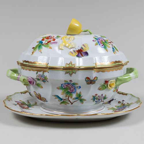 Herend Porcelain Tureen, Cover and Underplate in the 'Queen Victoria' Pattern