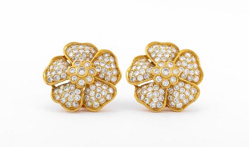 18K Yellow Gold Diamond Floral Earrings