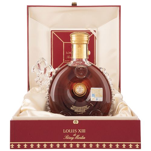 Rémy Martin. Louis XIII. Grande Champagne Cognac. France. Licorera de cristal de baccarat. Carafe no. 4281.