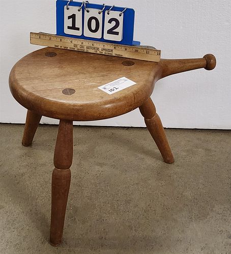 tripod stool w/ 6" handle