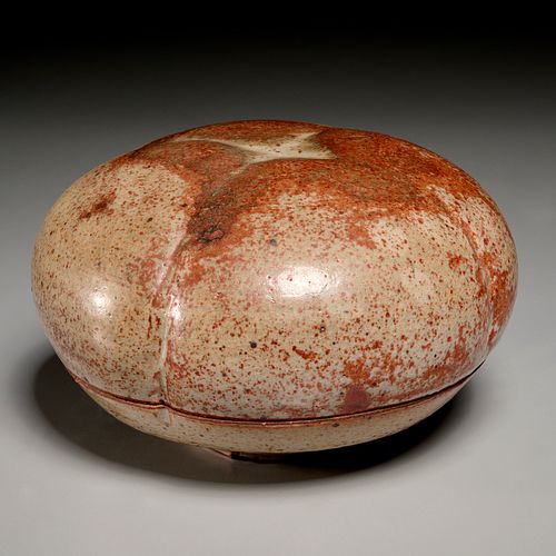 Jeri Au, glazed stoneware box