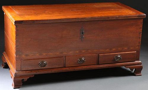 A FINE EARLY AMERICAN FEDERAL BLANKET CHEST