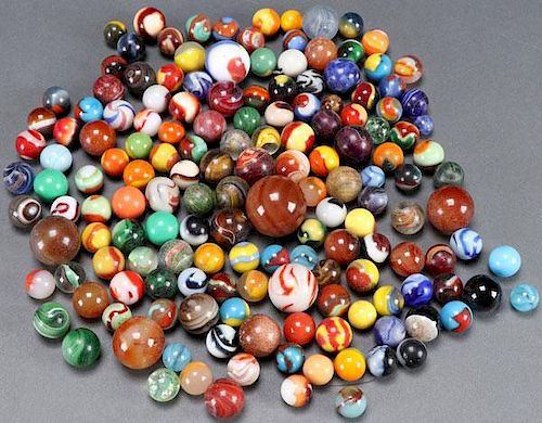 A COLLECTION OF 136 VINTAGE GLASS MARBLES, 20TH C