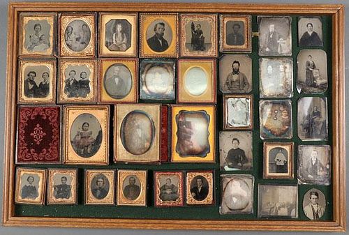 A GROUP OF 34 VINTAGE PHOTOGRAPHIC IMAGES