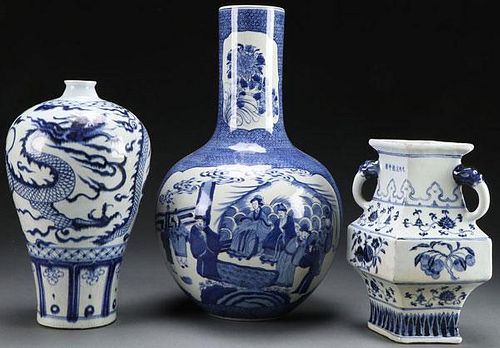 THREE CHINESE BLUE AND WHITE PORCELAIN VASES