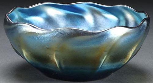AN L. C. TIFFANY BLUE FAVRILLE ART GLASS BOWL