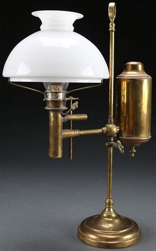 A BRASS STUDENTS OIL LAMP, 19TH CENTURY