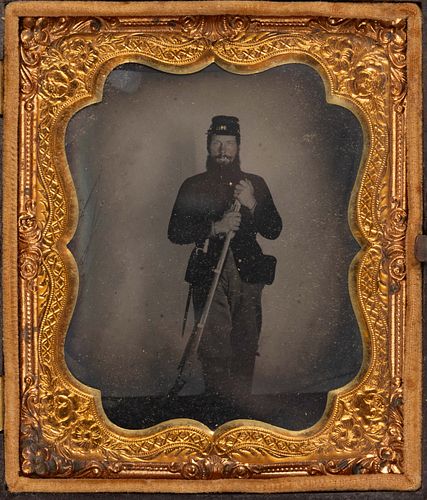 CIVIL WAR SOLDIER SIXTH-PLATE CASED TINTYPE PHOTOGRAPH