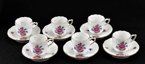 HEREND HUNGARY PORCELAIN DEMITASSE CUPS AND SAUCERS