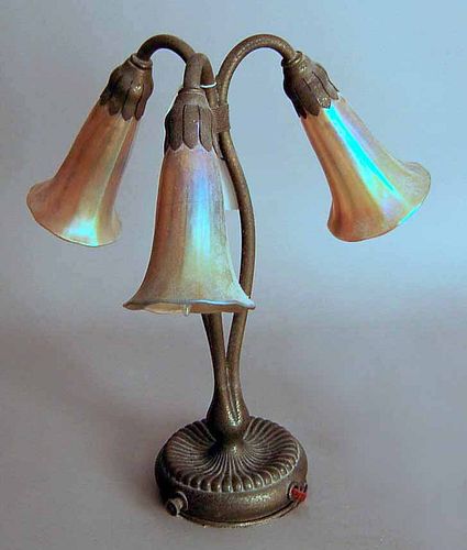 Tiffany & Co. 3-lily table lamp, 13" h.