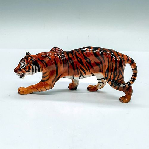 Tiger Stalking HN1084 - Royal Doulton Animal Figure