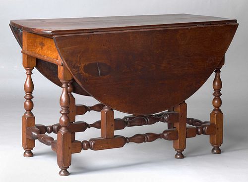 Pennsylvania William & Mary walnut gateleg table,a