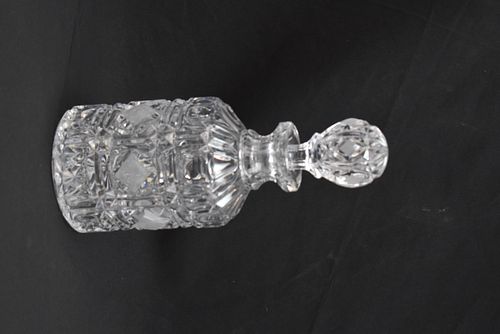 CRYSTAL DECANTER WITH STOPPER