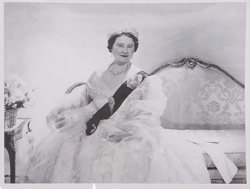Cecil Beaton: Elizabeth  - Queen Mother of England