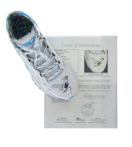 2016 Steph Curry Signed Right Shoe w/ Certificate