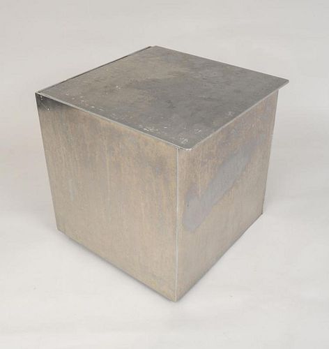 Cube-Form Lift-Top Box