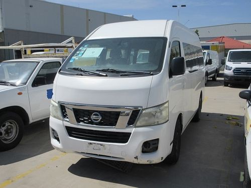 Camioneta Pasajeros Nissan Urvan 2015