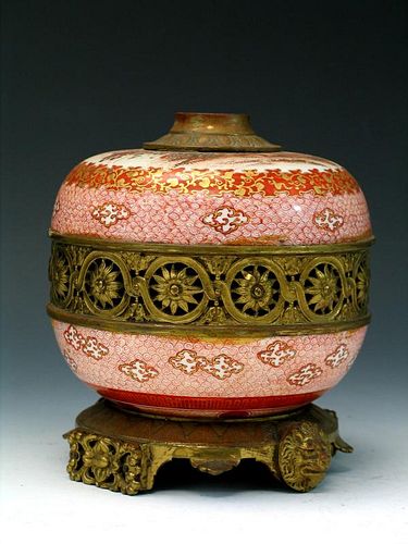 Japanese Porcelain jar made into a lamp, 19th C