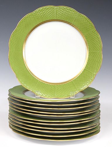 (12) HEREND 'HUBAY GREEN' PORCELAIN CHARGER PLATES