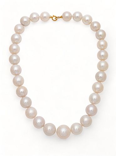 South Sea Pearl (14-17.6mm) Necklace, 18kt Gold & Diamond Clasp, L 17" 133g