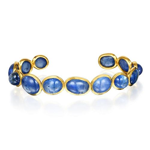 A Gold and Sapphire Bracelet