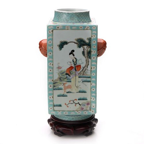 Chinese Famille Rose Square Vase, Qing Dynasty