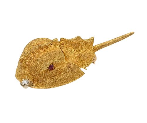 18K Yellow Gold Brooch in Form of Horseshoe Crab
