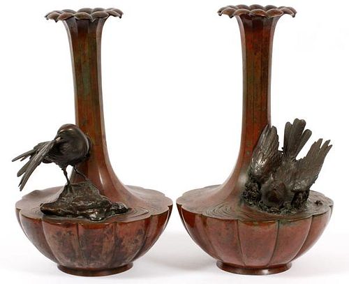 A PAIR OF JAPANESE BRONZE VASES 19TH.C.