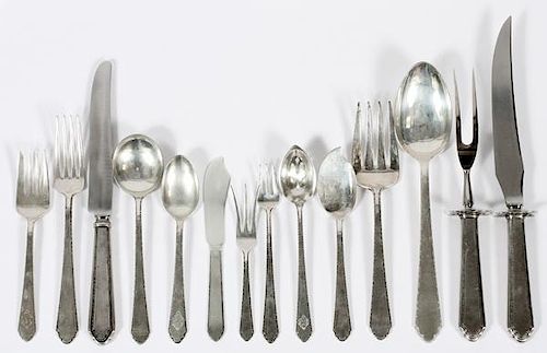 LUNT 'WILLIAM & MARY' STERLING FLATWARE SERVICE