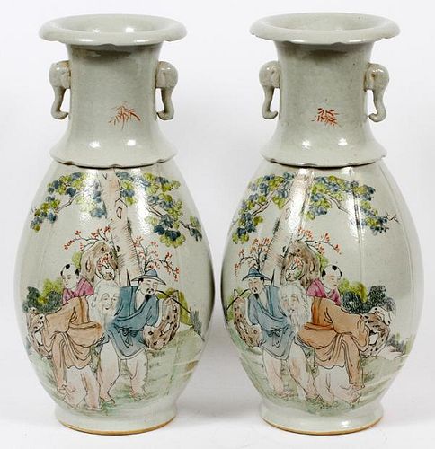 CHINESE HAND PAINTED PORCELAIN VASES PAIR