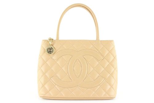 CHANEL QUILTED CAVIAR ZIP MEDALLION TOTE