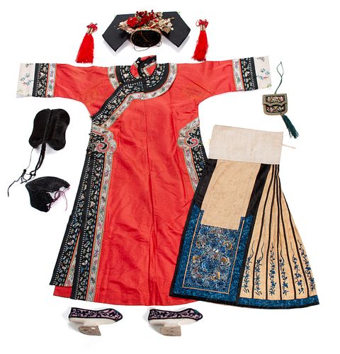 QING DYNASTY MANCHU SILK EMBROIDERED WOMEN'S ROBE WITH ACCESSORIES