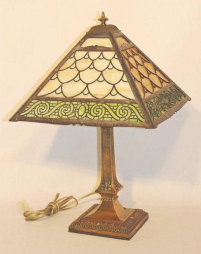 Arts and Crafts-style Table Lamp