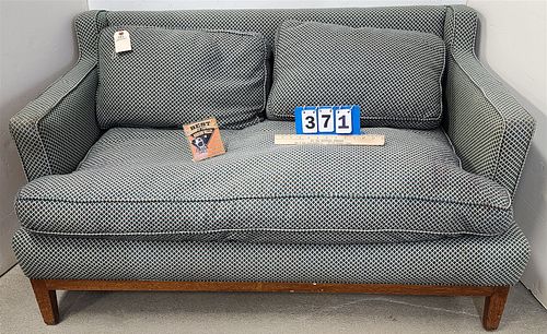 Uphols Settee 28"H X 44"W