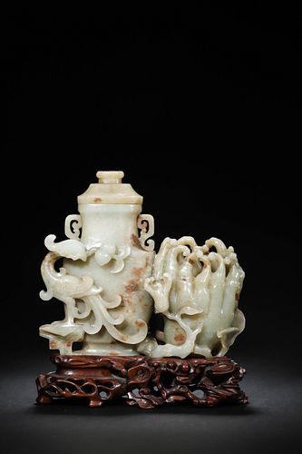A phoenix bird patterned jade buddha hand vase,Ming Dynasty,China