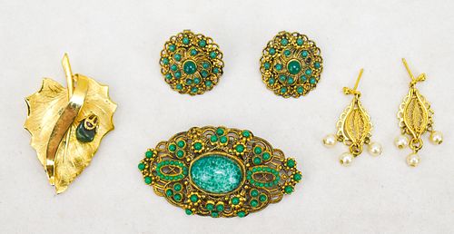 COSTUME JEWELRY COLLECTION WITH PEKING GLASS BROOCH & EARRING SET
