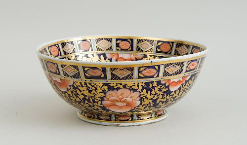 ENGLISH PORCELAIN PUNCH BOWL IN THE JAPAN PATTERN