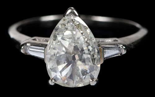 Pear Shape Solitaire Diamond Ring 