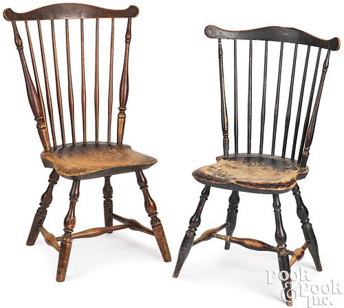 Two similar fanback Windsor side chairs