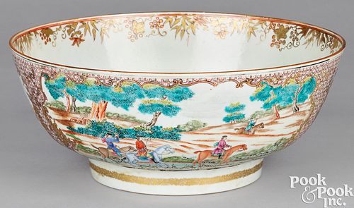 Chinese export porcelain hunt bowl, late 18th c.