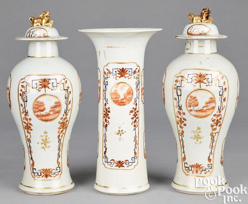 Chinese export porcelain three-piece garniture set