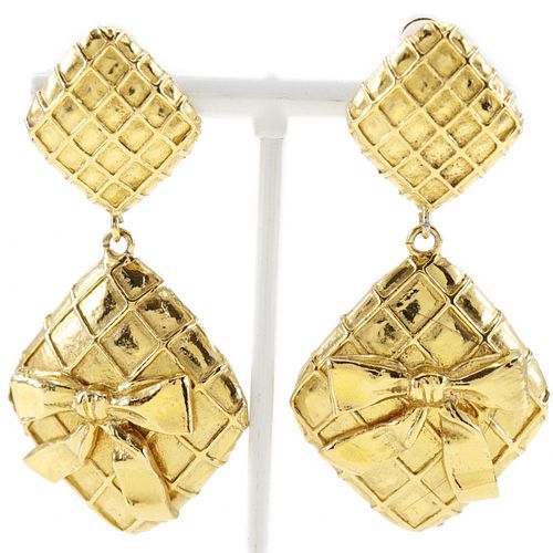 CHANEL QUILTED GOLD PLATED EARRINGS