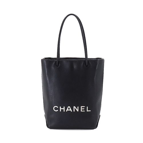 CHANEL ESSENTIAL LEATHER TOTE BAG