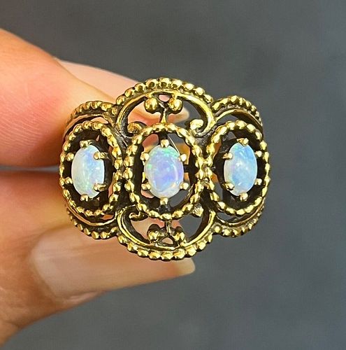 Vintage Yellow Gold Three Stones Opal Ring, Band.
