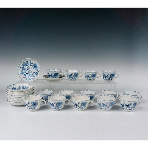 26pc Meissen Porcelain Cup and Saucer Sets, Blue Onion