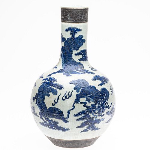 Blue and White Crackle Glaze Porcelain Bottle Vase