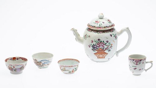 Chinese Export Porcelain Tea Pot and 4 Cups