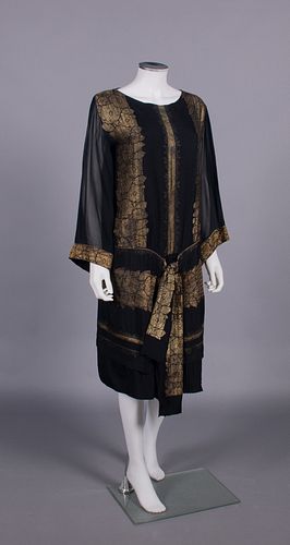 LAME’ SILK CREPE EVENING DRESS, EARLY 1920s