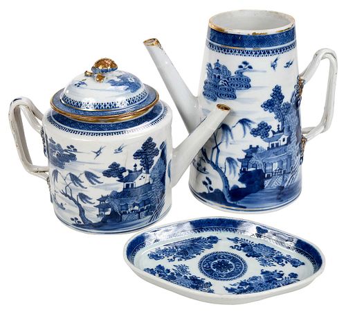 Three Chinese Export Blue and White Table Objects