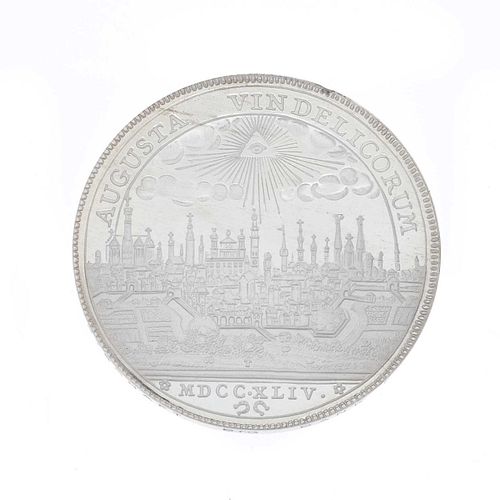 Moneda CAROLUS VII D. Elaborada en metal base. Peso: 27.7 g.